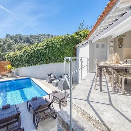 Costacabana - Rosa リョレート・デ・マル